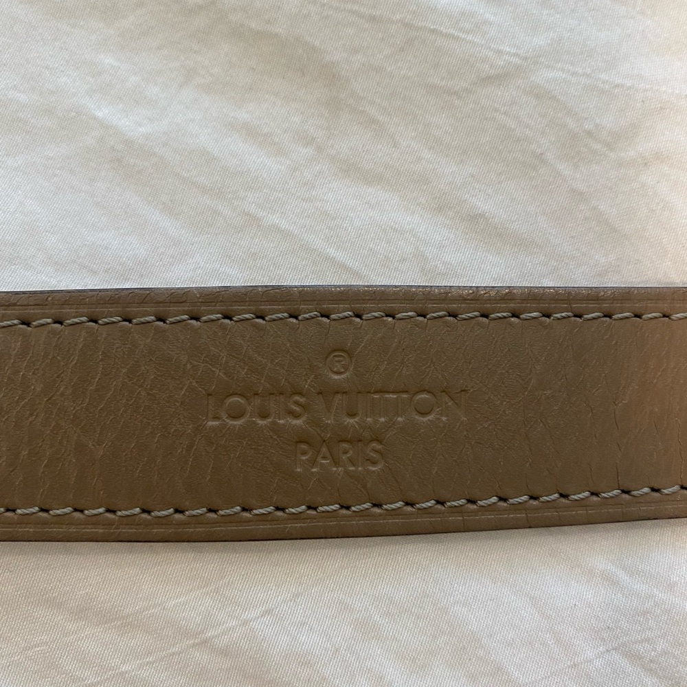 Long strap from Louis Vuitton Girolata handbag- mahina leather-Galet color.